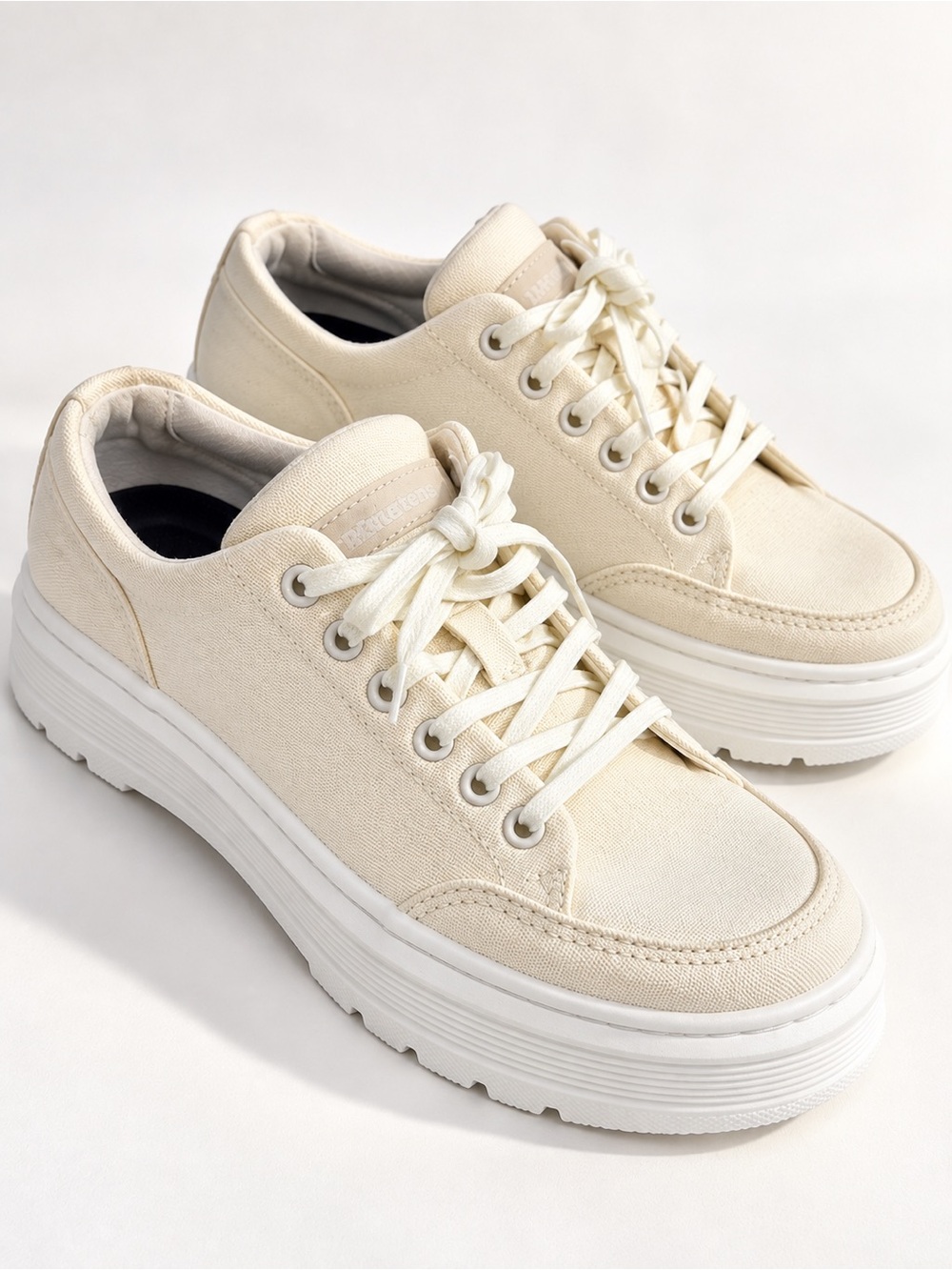 Dr. Martens Brookline Off White Canvas Sneakers W7 M6 Minimalist Streetwear NWOT